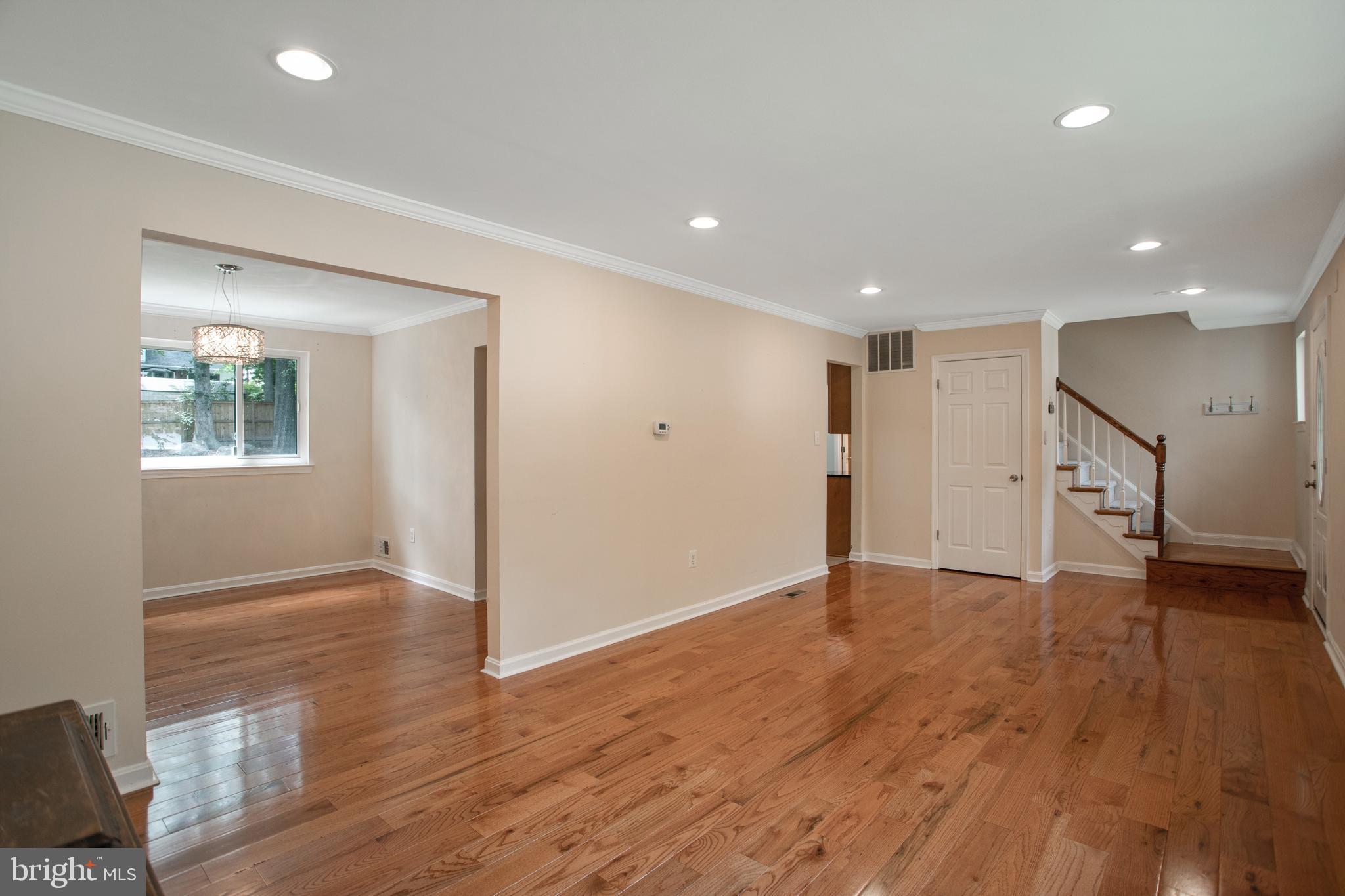 6812 Landor Lane Springfield, VA 22152 - Photo 9 of 36