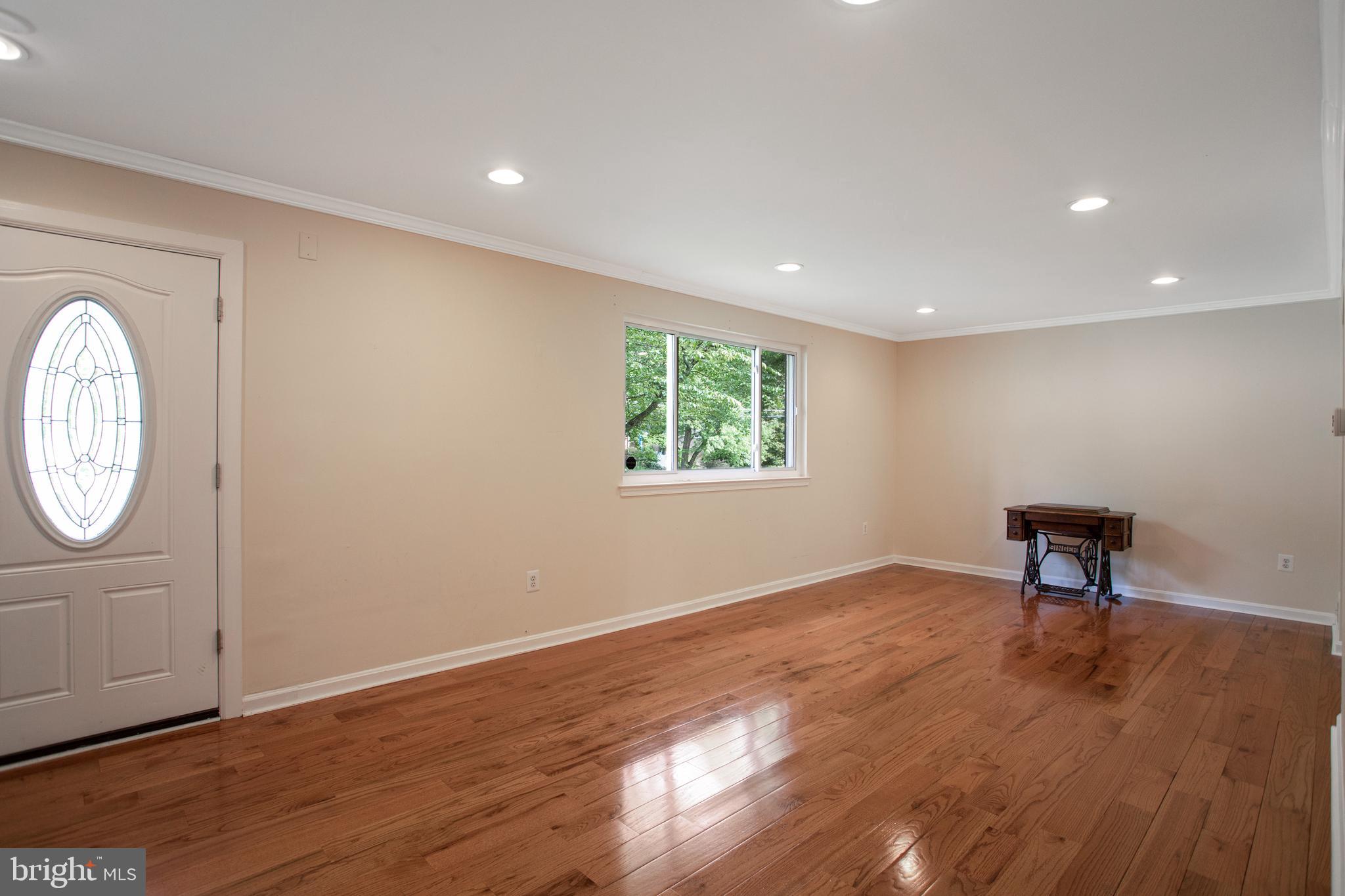 6812 Landor Lane Springfield, VA 22152 - Photo 10 of 36
