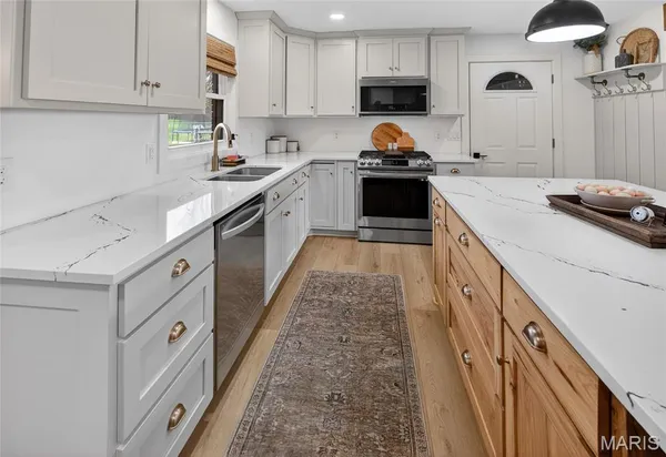 $425,000 | 16045 State Hwy D, Oak Ridge, MO 63769