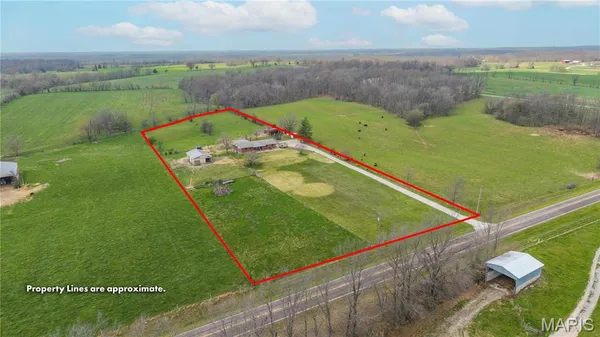$425,000 | 16045 State Hwy D, Oak Ridge, MO 63769