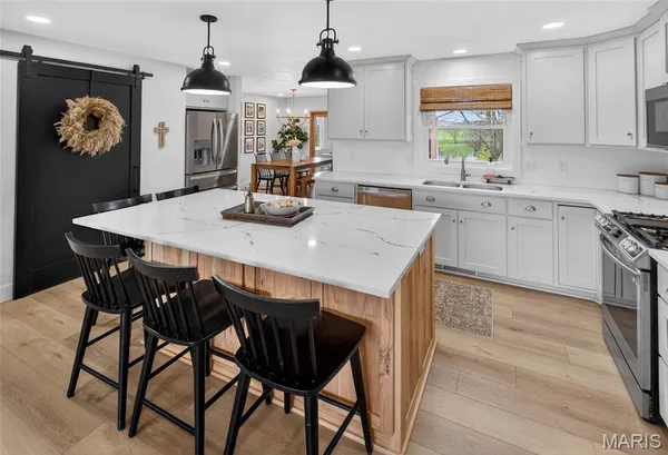 $425,000 | 16045 State Hwy D, Oak Ridge, MO 63769