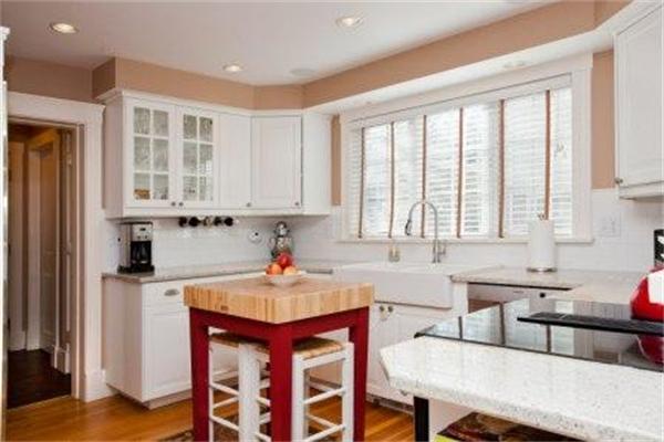 12 Ricker Road, Unit 12 Newton, MA 02458 - Photo 4 of 6 Gallery Image 4