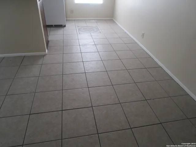 a view of a utility room