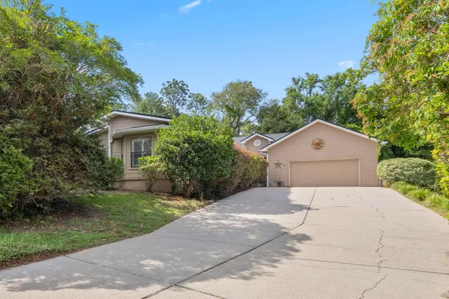 $670,000 | 12 Hillcrest Drive, Shalimar, FL 32579