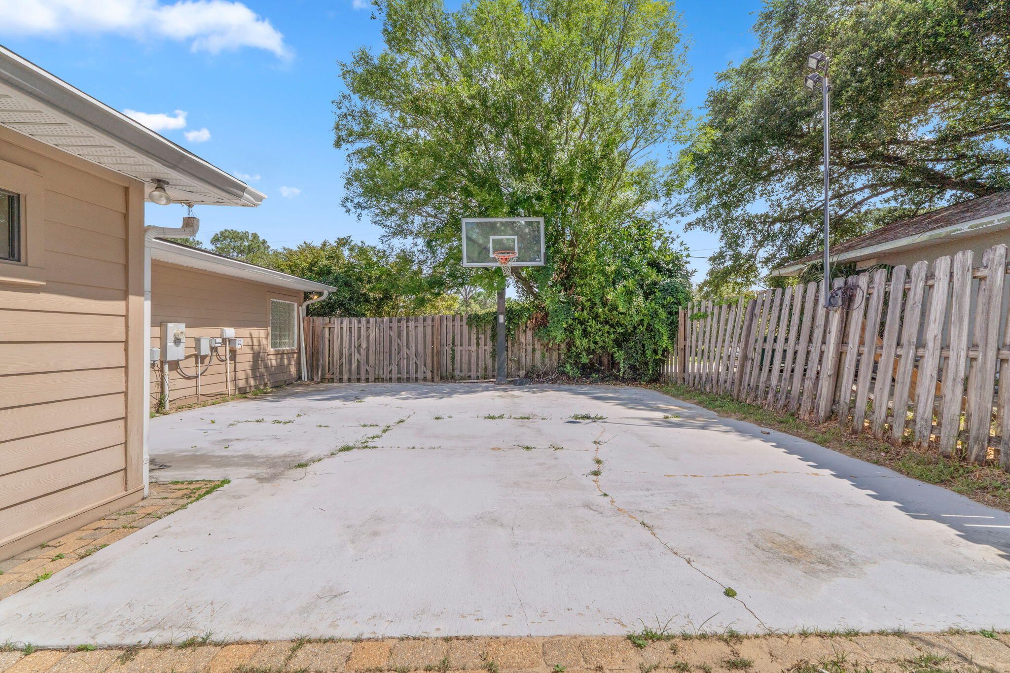 12 Hillcrest Drive Shalimar, FL 32579 - Photo 44 of 45 a backyard of a house