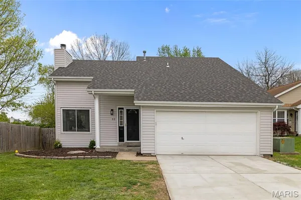 $369,900 | 32 Queensboro Drive, St. Peters, MO 63376
