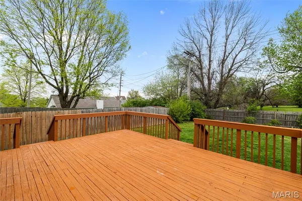 $369,900 | 32 Queensboro Drive, St. Peters, MO 63376