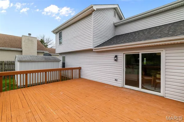 $369,900 | 32 Queensboro Drive, St. Peters, MO 63376
