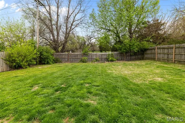 $369,900 | 32 Queensboro Drive, St. Peters, MO 63376
