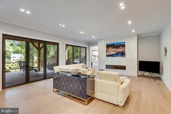 $20,000 | 9604 Pembroke Place, Vienna, VA 22182