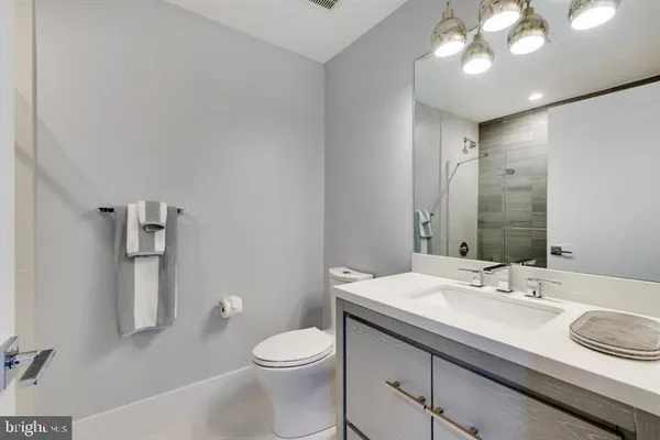 $20,000 | 9604 Pembroke Place, Vienna, VA 22182