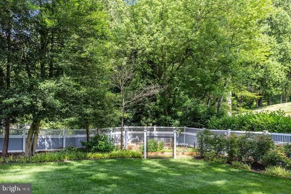 $20,000 | 9604 Pembroke Place, Vienna, VA 22182