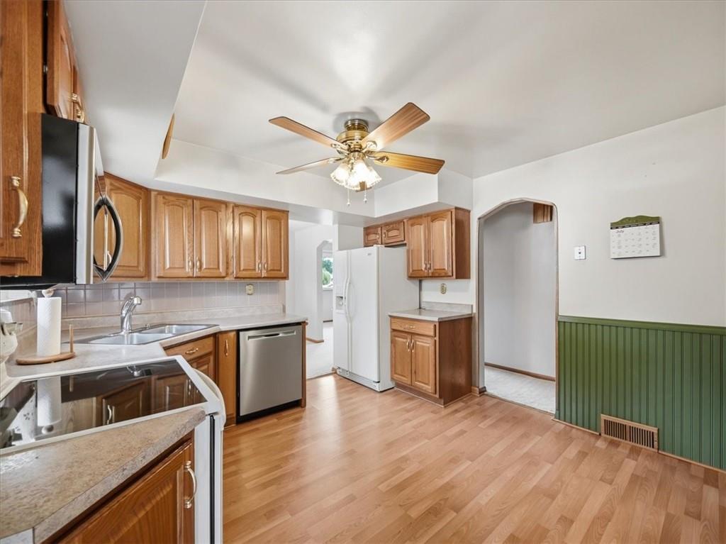 606 Golf Course Road Aliquippa, PA 15001 - Photo 10 of 31