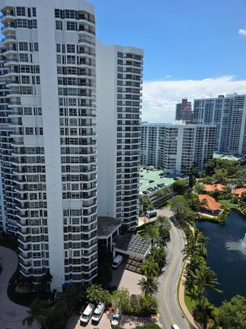 $3,450 | 19195 Northeast 36th Court, Unit 2103, Aventura, FL 33180