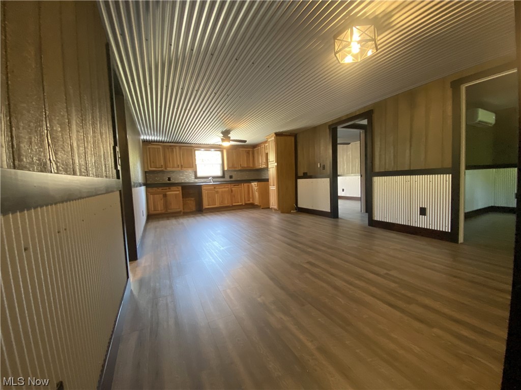 69935 Leeper Road Cambridge, OH 43725 - Photo 3 of 29 Main Living Area
