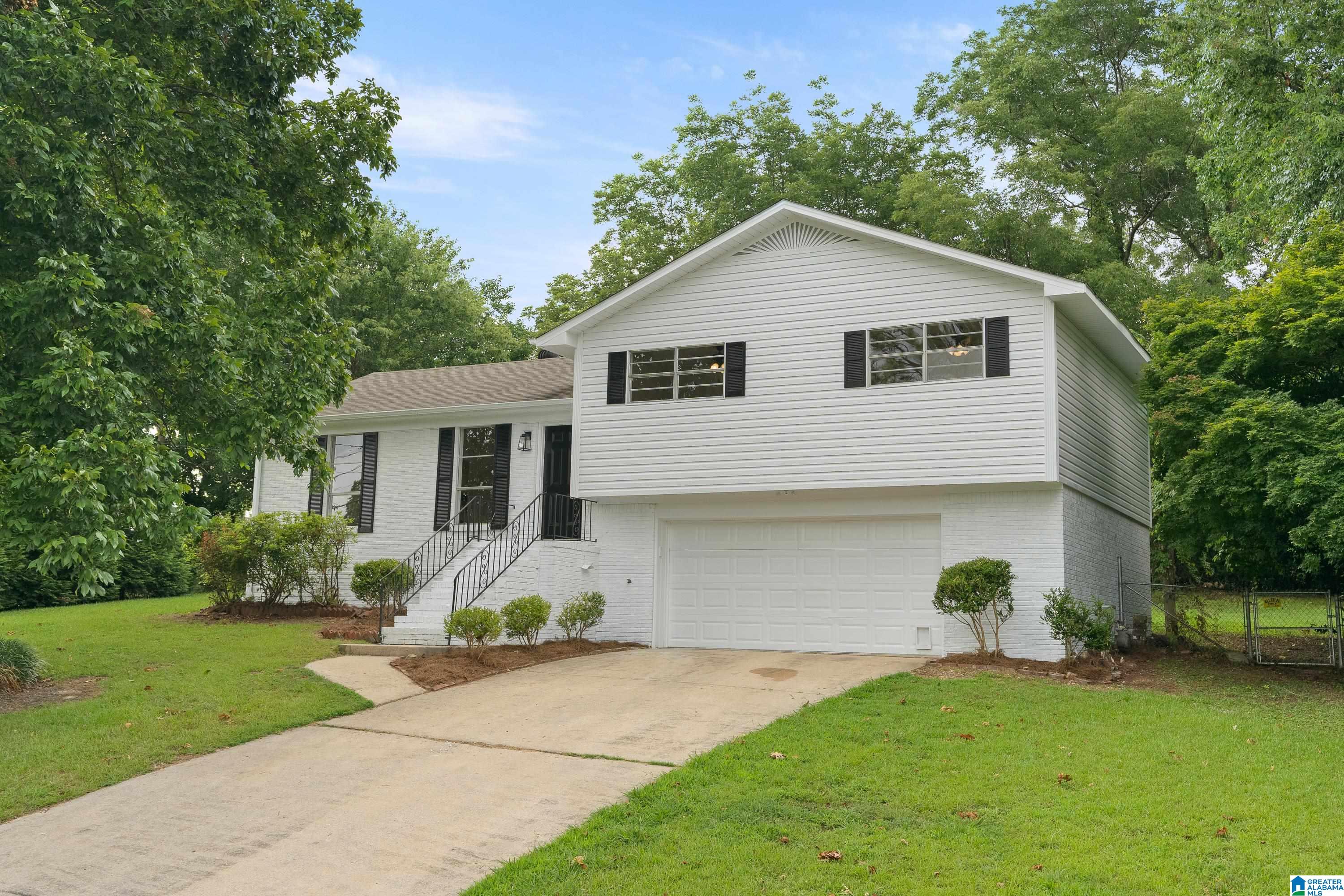 529 Overhill Drive Pelham, AL 35124 - Photo 5 of 38