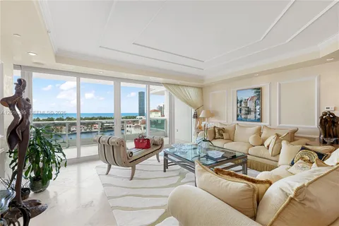 $2,900,000 | 19955 Northeast 38th Court, Unit 1403, Aventura, FL 33180
