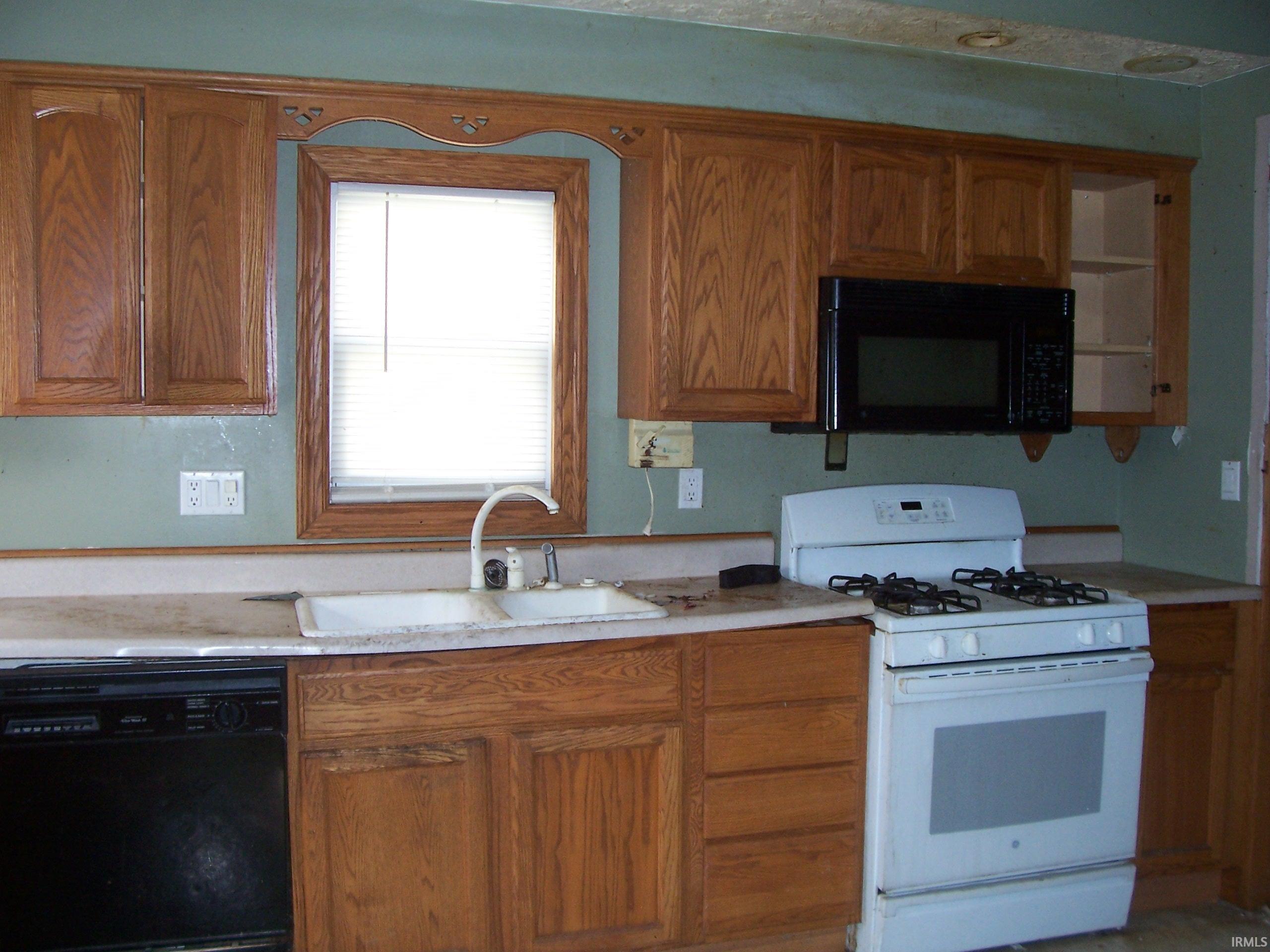 1927 George Street Logansport, IN 46947 - Photo 8 of 16