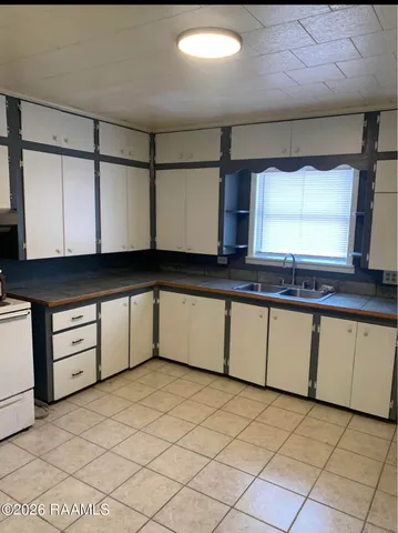 $1,100 | 610 San Jacinto Circle, New Iberia, LA 70563