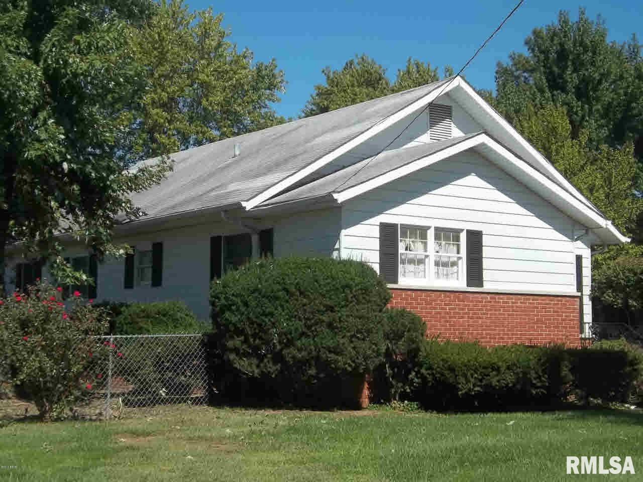 209 West Reed Street Benton, IL 62812 - Photo 4 of 36