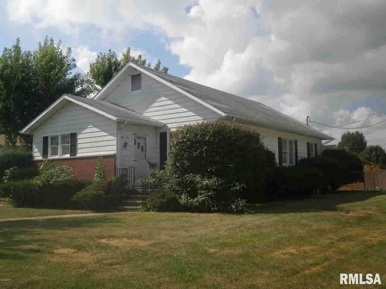 209 West Reed Street Benton, IL 62812 - Photo 5 of 36