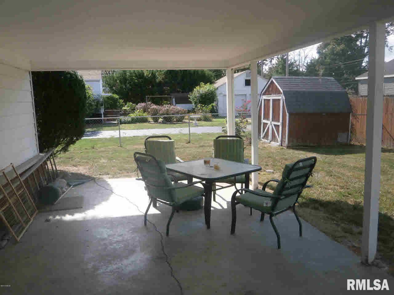 209 West Reed Street Benton, IL 62812 - Photo 8 of 36