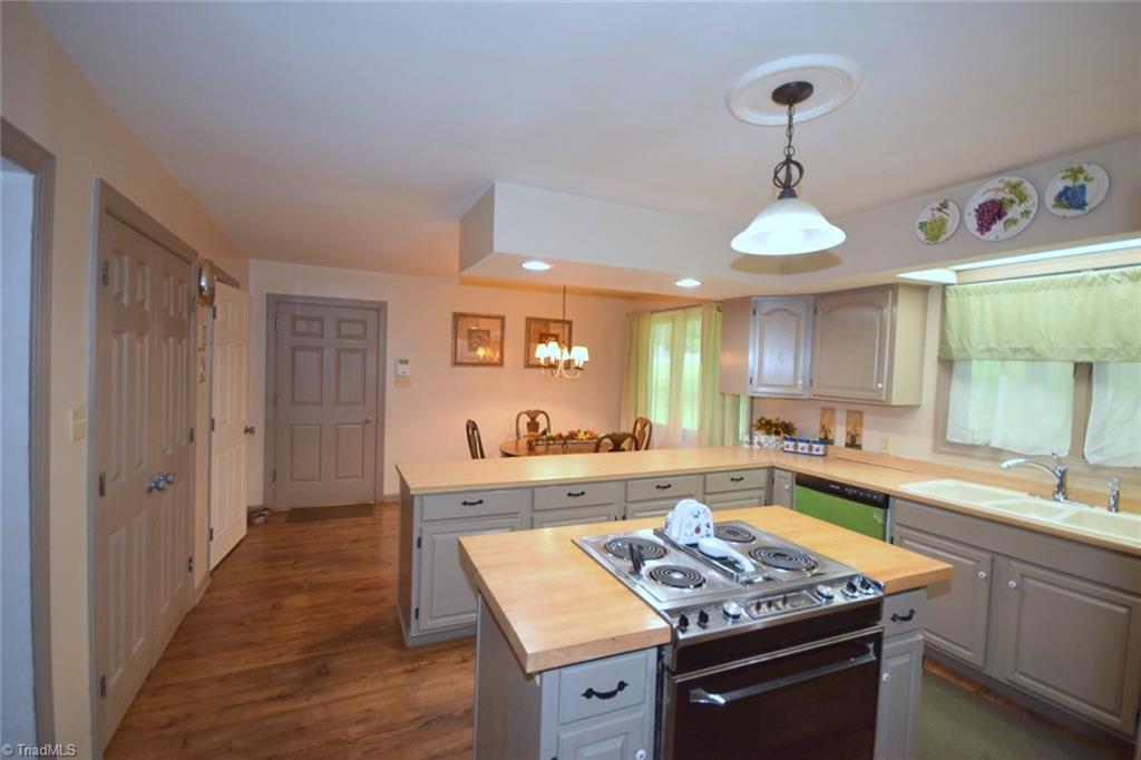 428 4 Brooks Road Winston-Salem, NC 27107 - Photo 11 of 22 Gallery Image 11