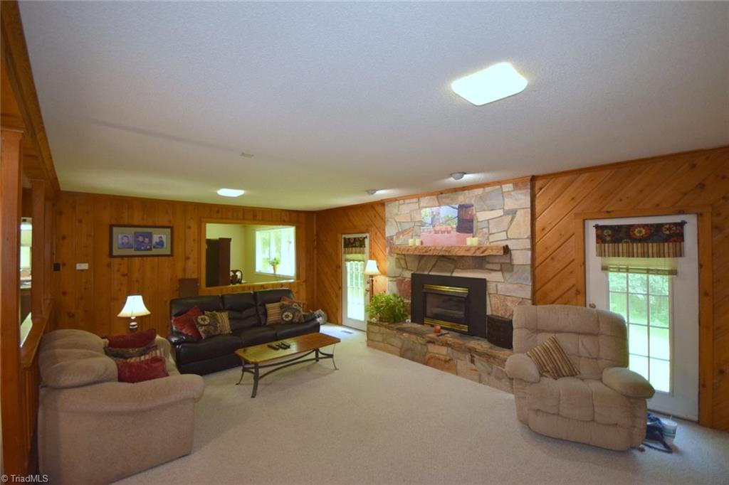 428 4 Brooks Road Winston-Salem, NC 27107 - Photo 7 of 22 Gallery Image 7
