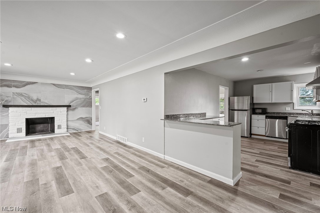 1053 Ford Road Cleveland, OH 44143 - Photo 6 of 34
