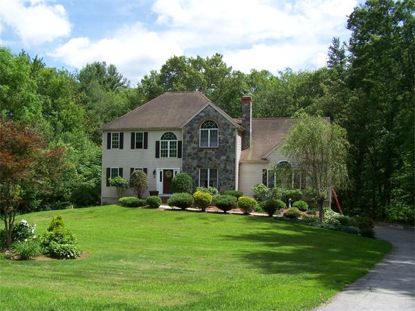 14 Cadman Road Mendon, MA 01756 - Photo 1 of 18 Gallery Image 1