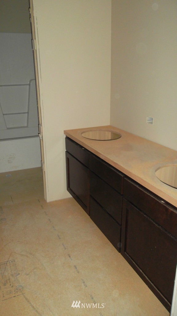 9010 217th Street Southwest Edmonds, WA 98026 - Photo 6 of 15 Gallery Image 6