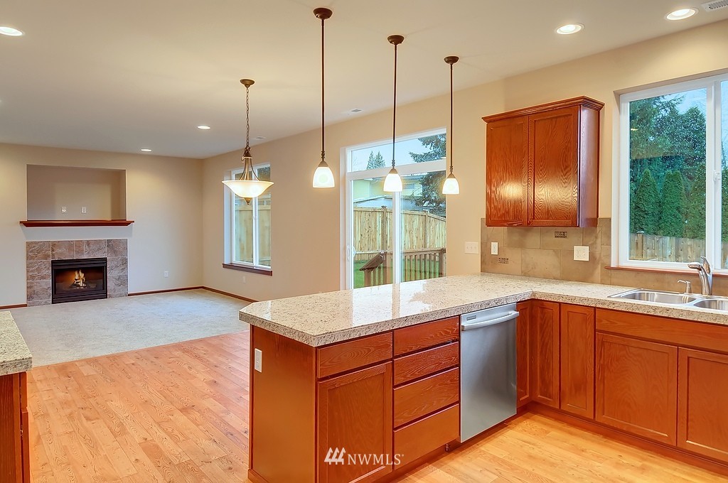 9010 217th Street Southwest Edmonds, WA 98026 - Photo 8 of 15 Gallery Image 8
