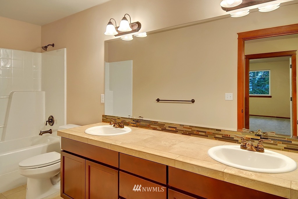 9010 217th Street Southwest Edmonds, WA 98026 - Photo 10 of 15 Gallery Image 10