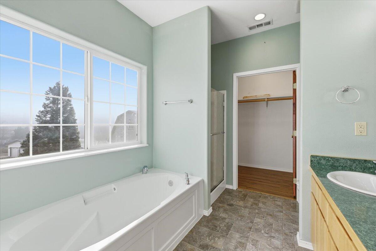 176 Nehalem Loop Roseburg, OR 97471 - Photo 17 of 42 17-CI_0188