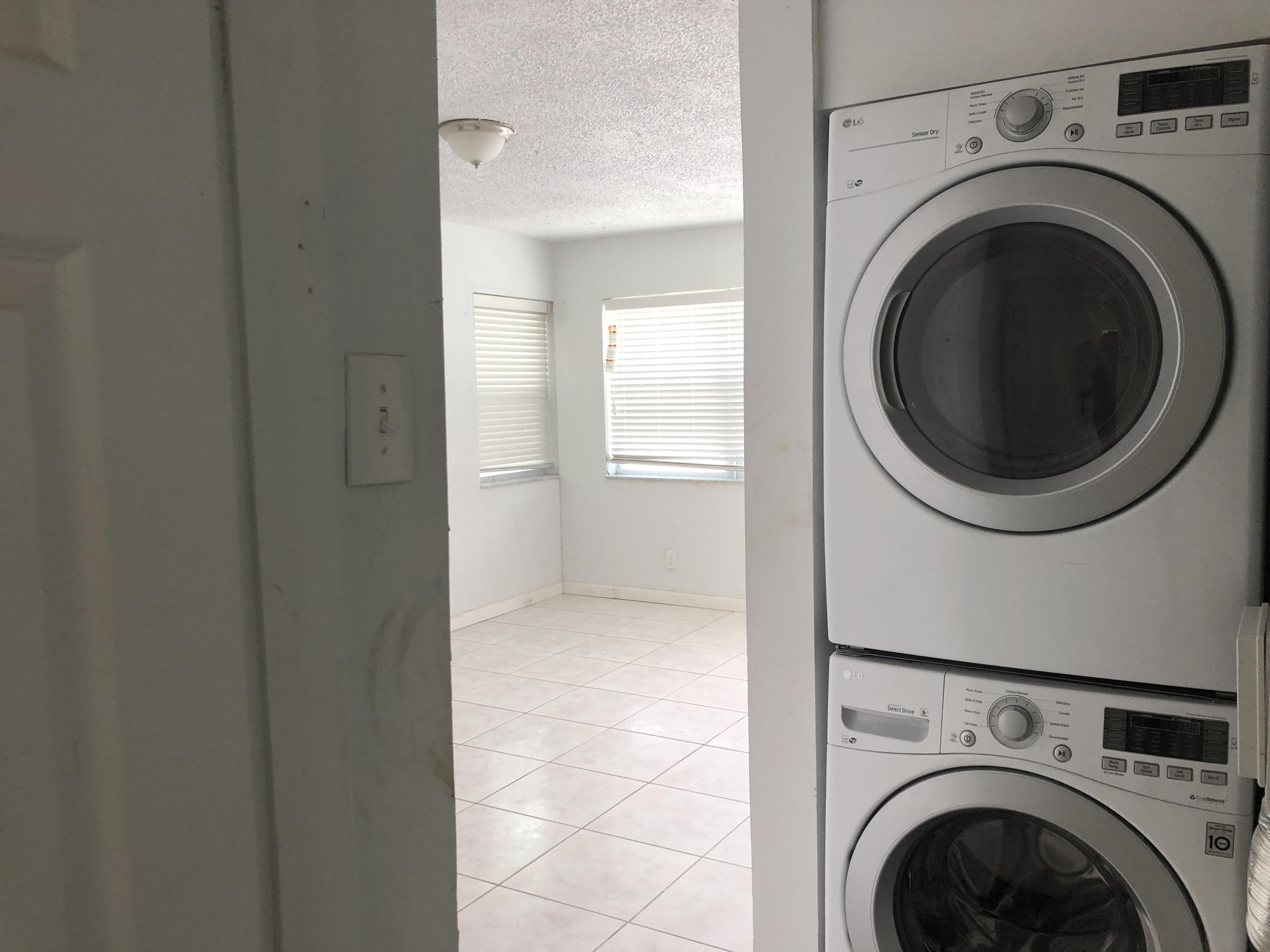 184 West 24th Street Riviera Beach, FL 33404 - Photo 23 of 27 IMG_4835