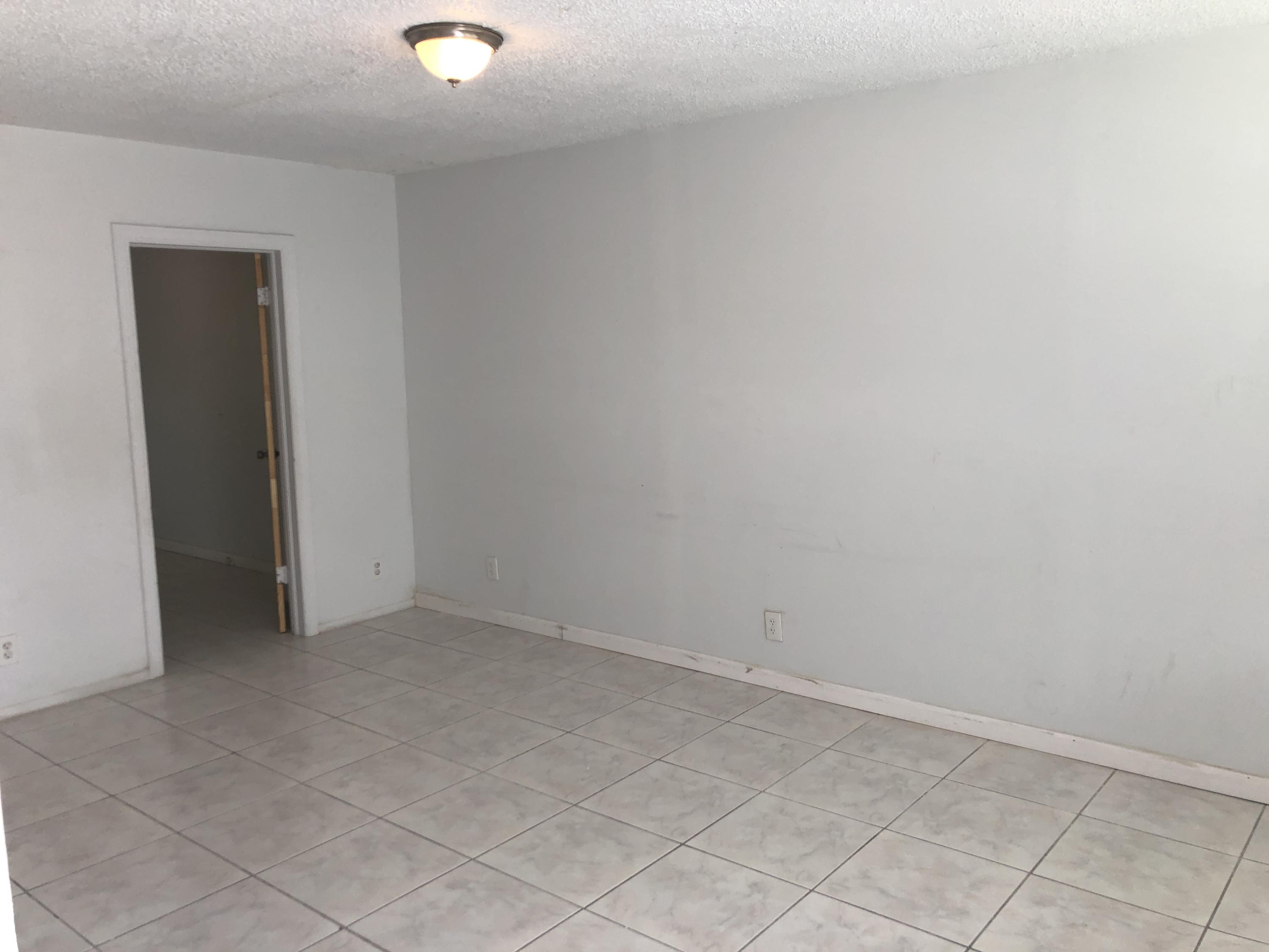 184 West 24th Street Riviera Beach, FL 33404 - Photo 25 of 27 IMG_4836