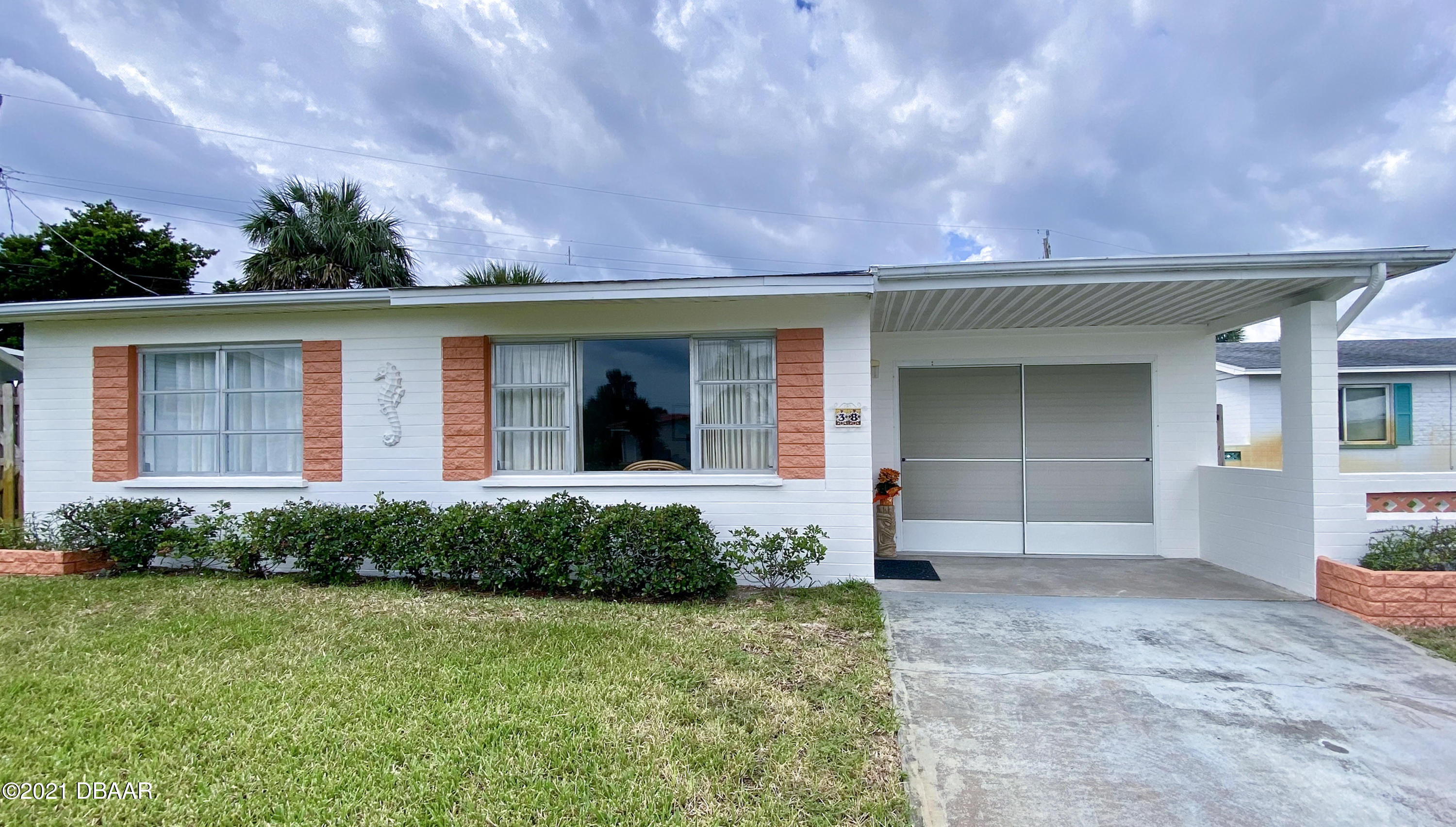 NM_38Seaview_Front2 copy