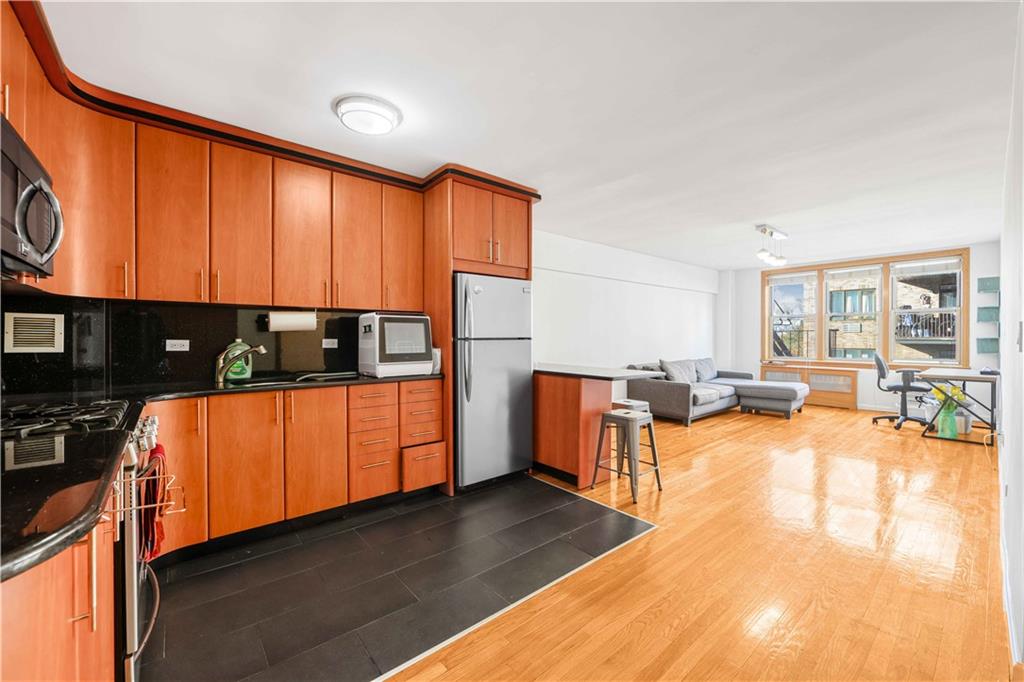 1625 Emmons Avenue, Unit 4K Brooklyn, NY 11235 - Photo 4 of 16