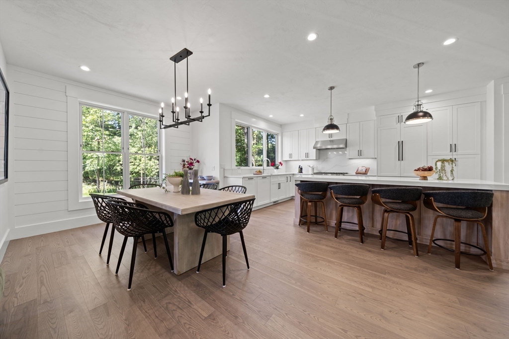 17 Upland Road Natick, MA 01760 - Photo 8 of 38