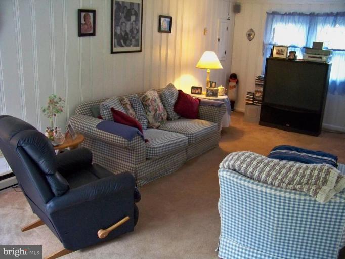 3309 View Ridge Court Manchester, MD 21102 - Photo 3 of 28 Family Room