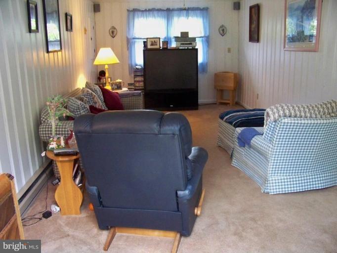 3309 View Ridge Court Manchester, MD 21102 - Photo 4 of 28 Family Room #2