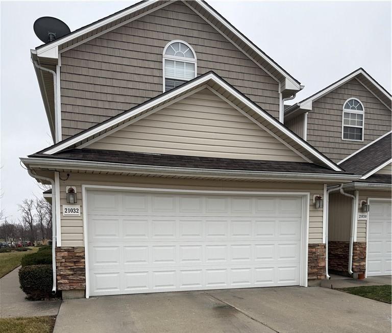 21032 Millridge Street Spring Hill, KS 66083 - Photo 2 of 29