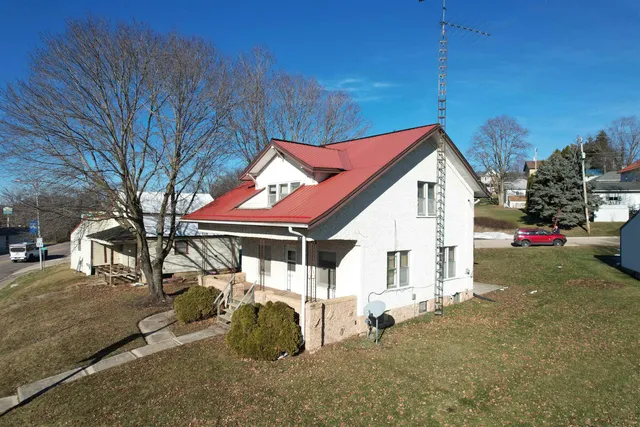 $114,900 | 522 Canal Street, Bloomington, WI 53804