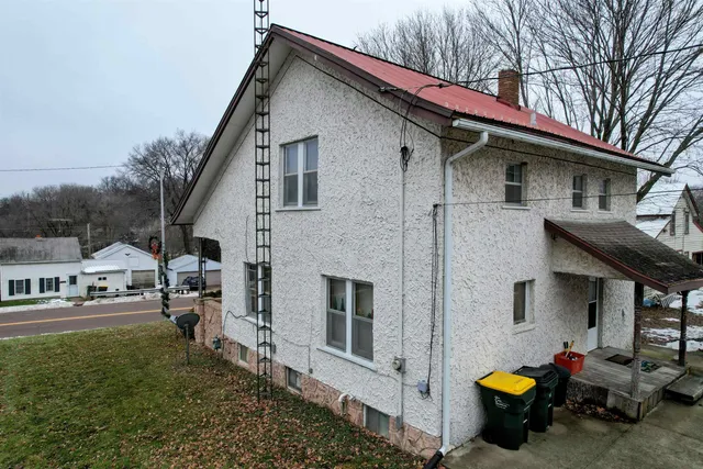 $114,900 | 522 Canal Street, Bloomington, WI 53804