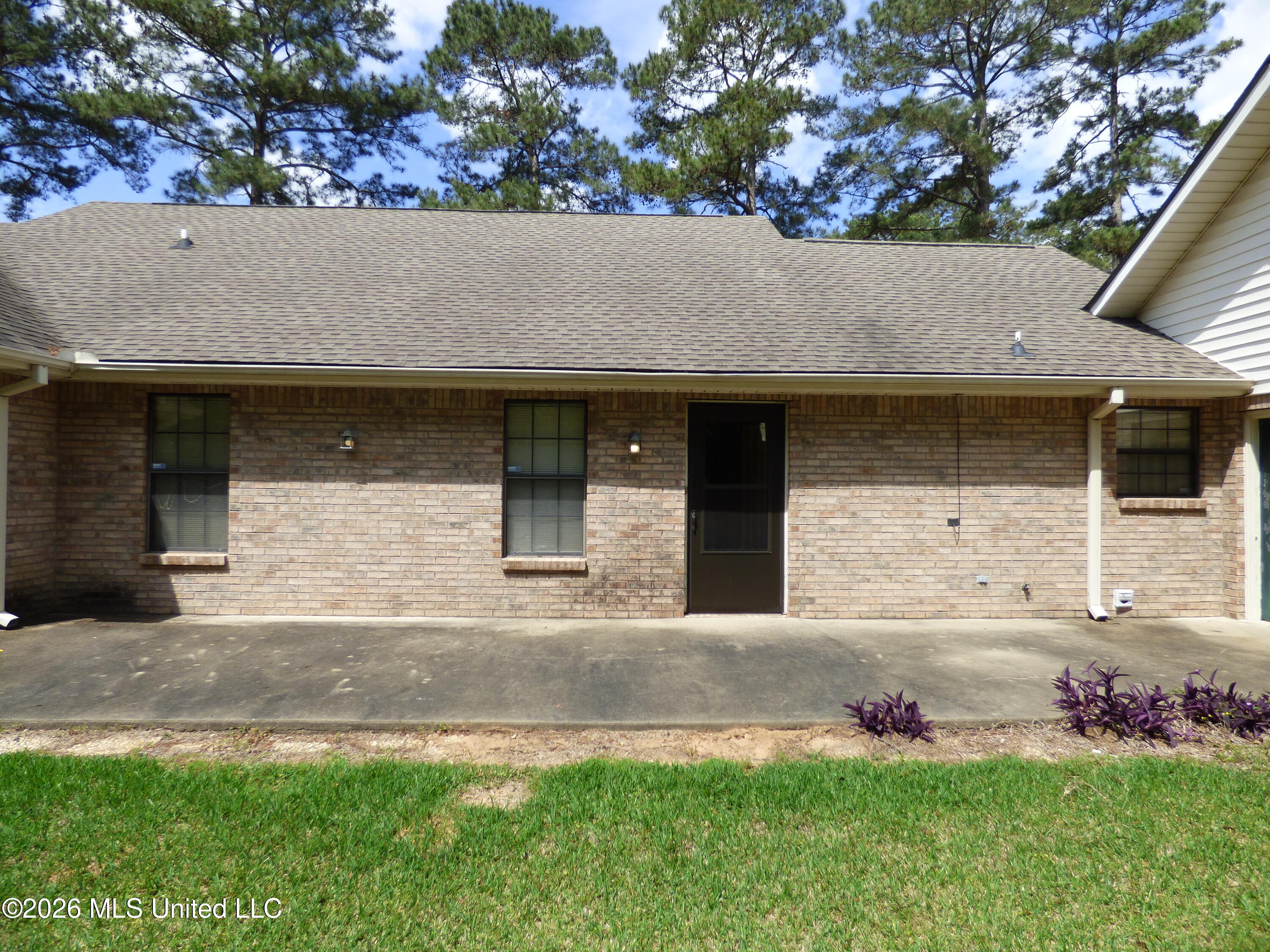 606 Lakeview Avenue McComb, MS 39648 - Photo 12 of 12 P1350503