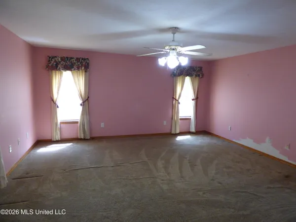 $1,500 | 606 Lakeview Avenue, McComb, MS 39648