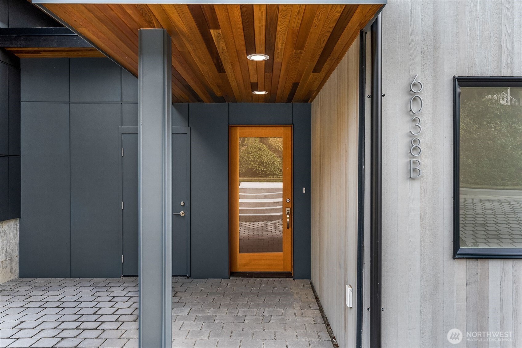 6038 50th Avenue Northeast, Unit B Seattle, WA 98115 - Photo 4 of 25