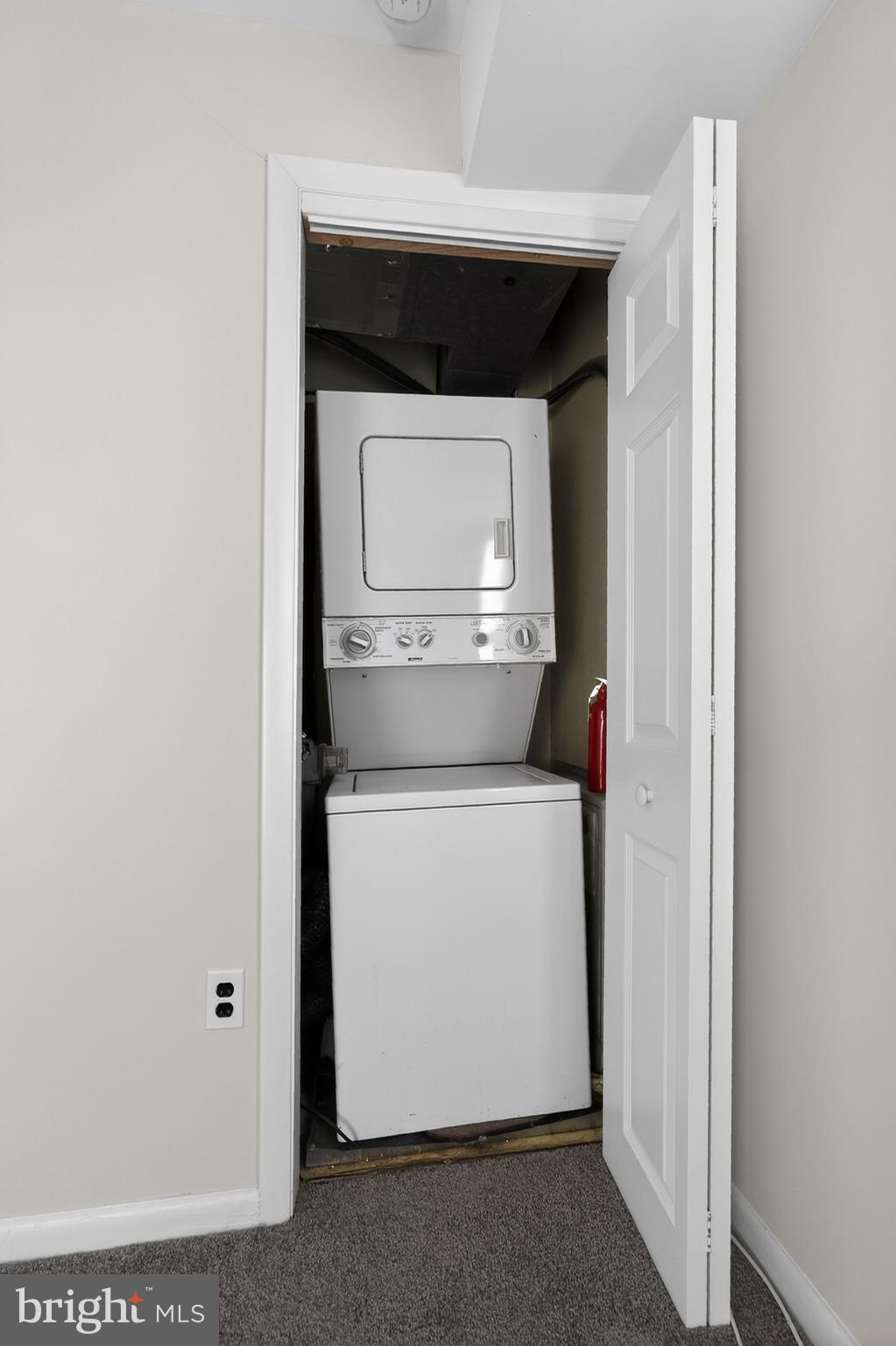 800 South Avenue, Unit B4 Secane, PA 19018 - Photo 15 of 16 a utility room with dryer and washer