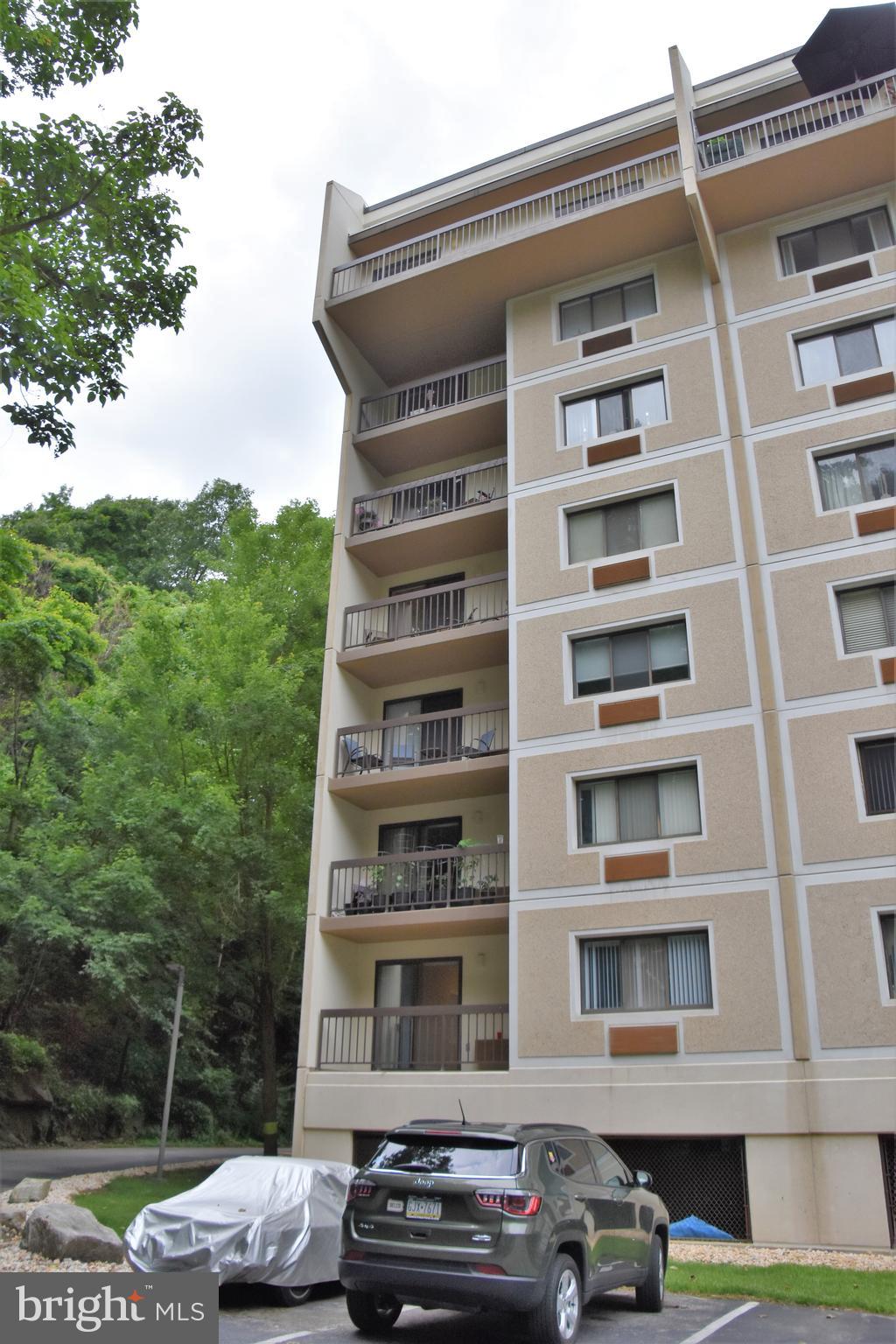 800 Avondale Road, Unit 4M Wallingford, PA 19086 - Photo 3 of 57