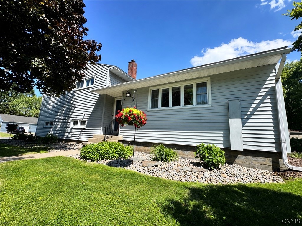 2515 Edgewood Road Utica, NY 13501 - Photo 1 of 50